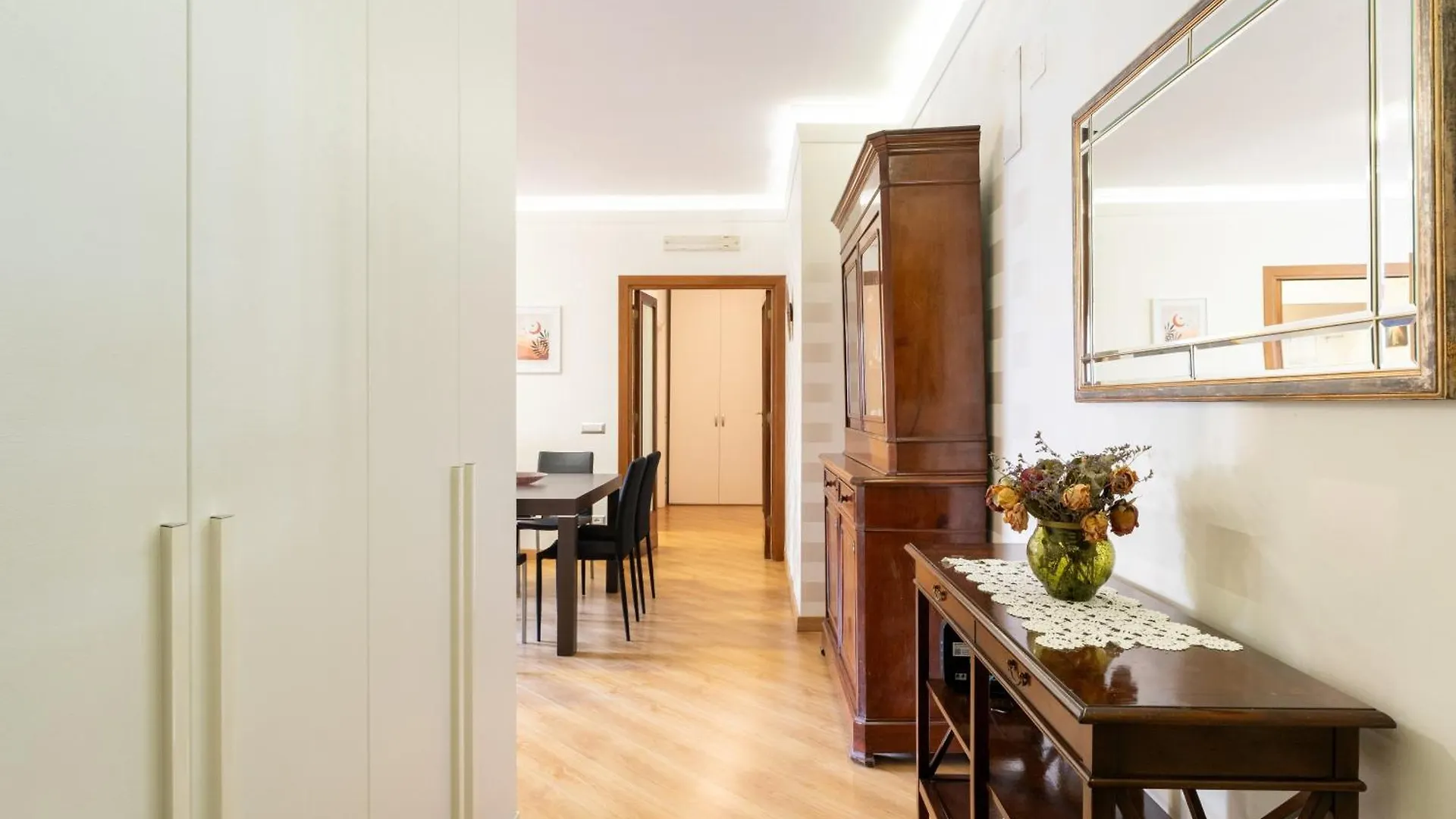 Furio Family Flat, A Few Steps From Metro A Stop 0*, Rome Italy