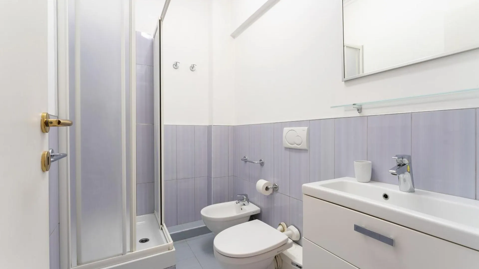 Apartment Furio Family Flat, A Few Steps From Metro A Stop
