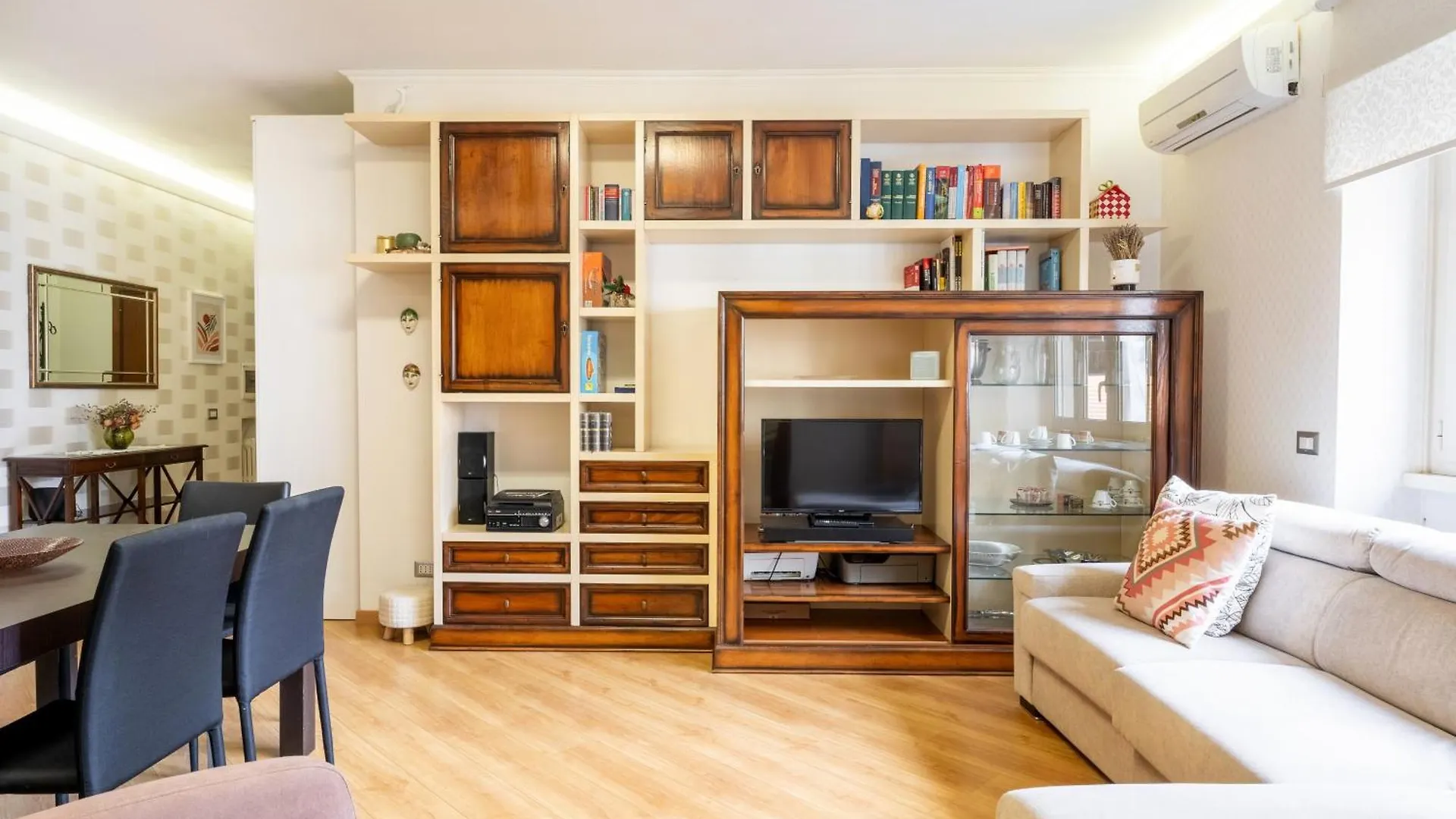 Furio Family Flat, A Few Steps From Metro A Stop Apartment